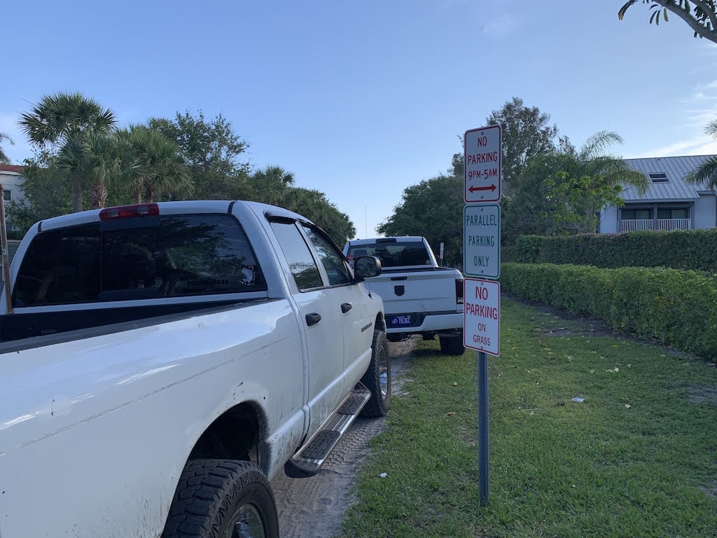 Parking area at Longboat Key public beach access