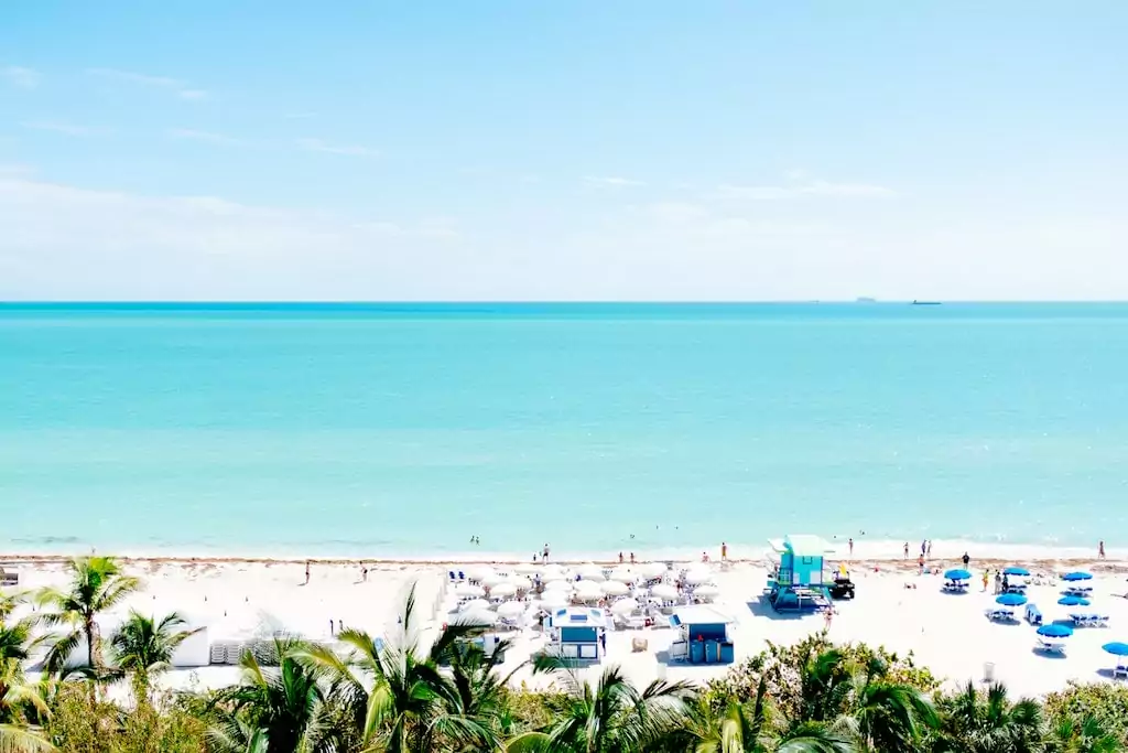 Calm, clear water off of Miami Beach (US)