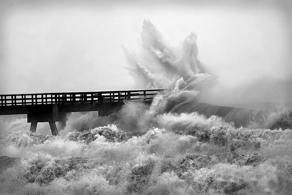 Hurricane hits Florida and destroys Navarre Beach Fishing Pier