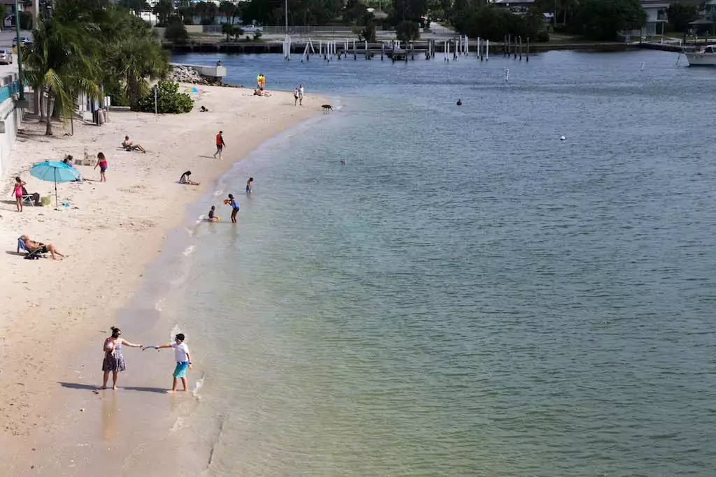 Clear waters off of the beach in Phil Foster Park near the Blue Heron Bridge, a popular scuba diving location in Florida